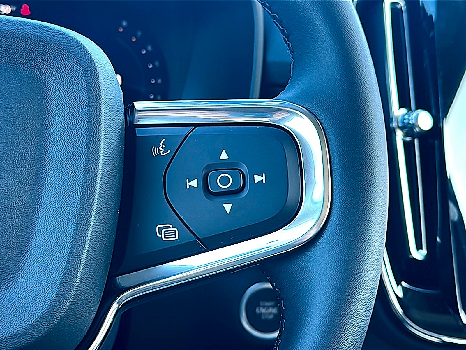 2026 Volvo XC40 B5 Plus