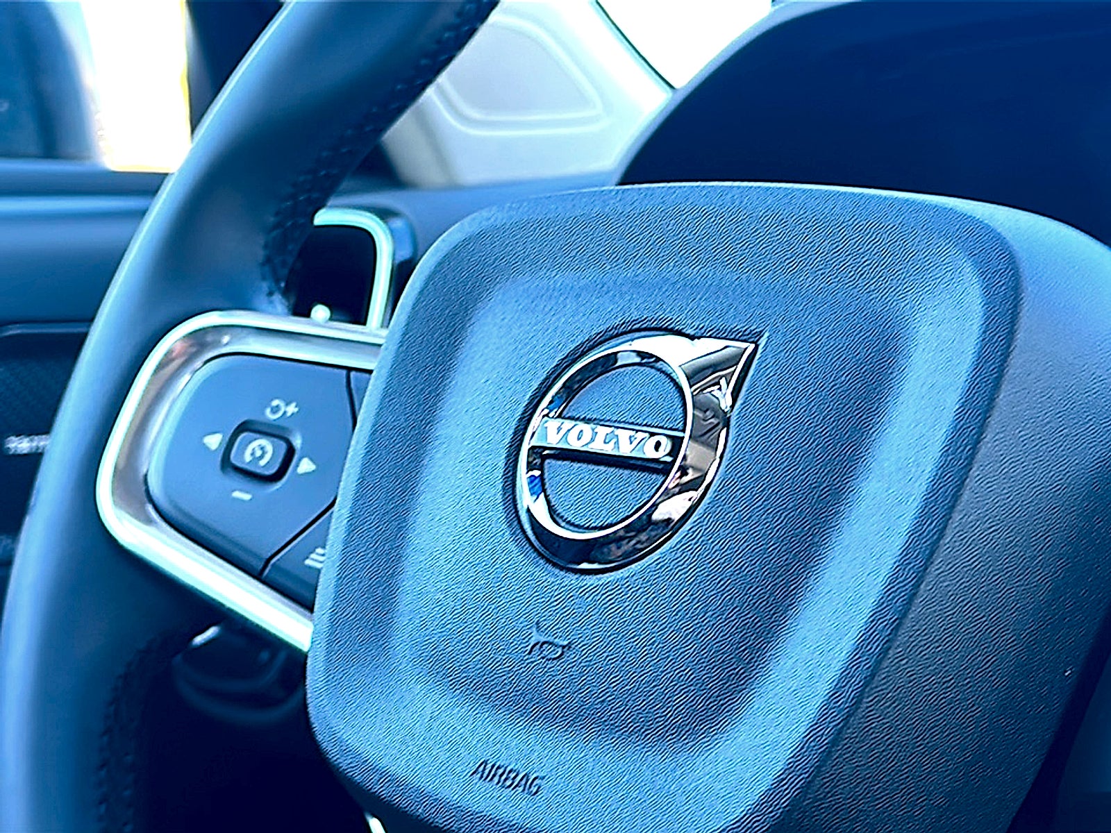 2026 Volvo XC40 B5 Plus