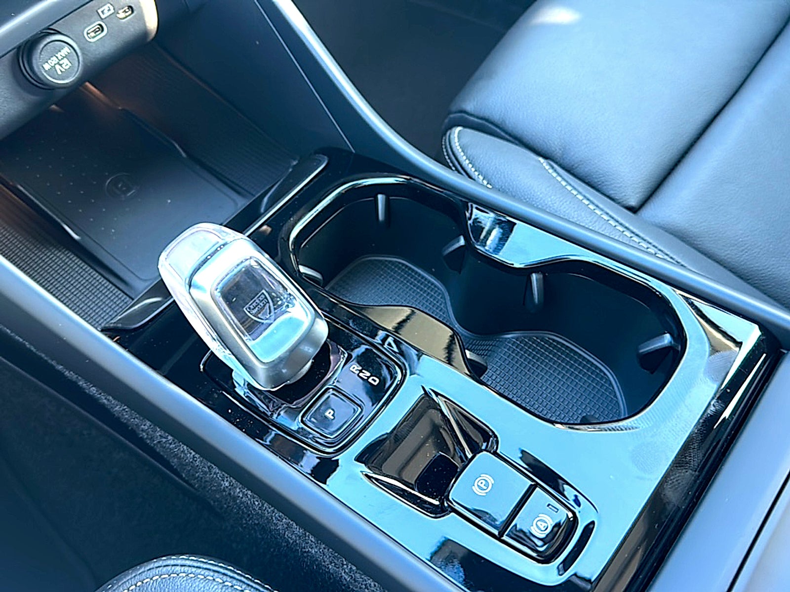 2026 Volvo XC40 B5 Plus