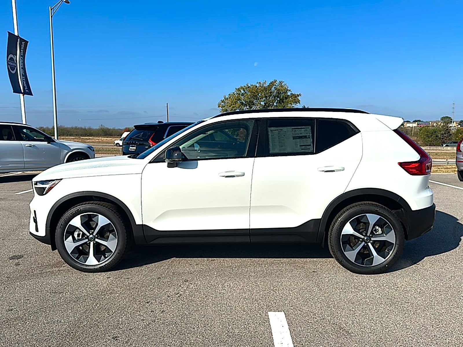 2026 Volvo XC40 B5 Plus