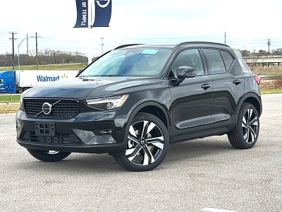 2026 Volvo XC40 Plus, B5 AWD Gas (mild hybrid), Dark