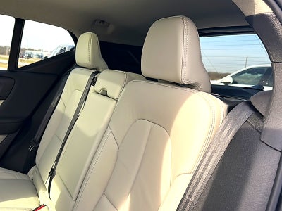 2026 Volvo XC40 Plus, B5 AWD Gas (mild hybrid), Dark