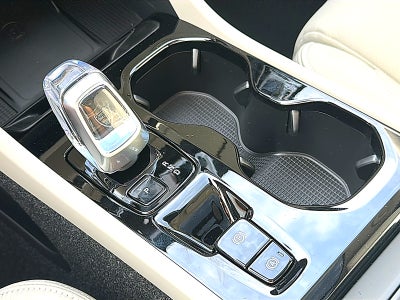 2026 Volvo XC40 Plus, B5 AWD Gas (mild hybrid), Dark