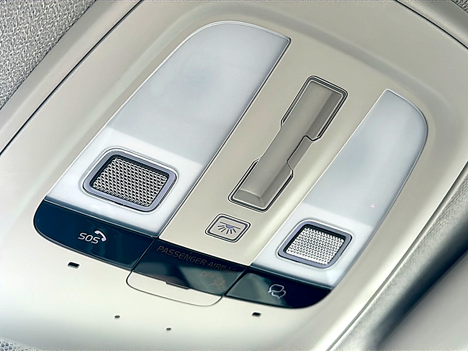 2026 Volvo XC40 Plus, B5 AWD Gas (mild hybrid), Dark