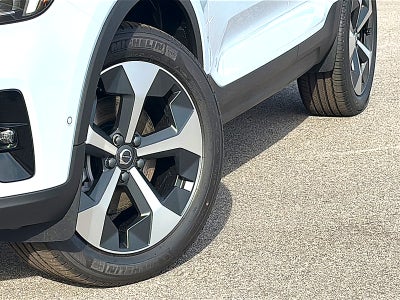 2026 Volvo XC40 Plus, B5 AWD Gas (mild hybrid), Dark