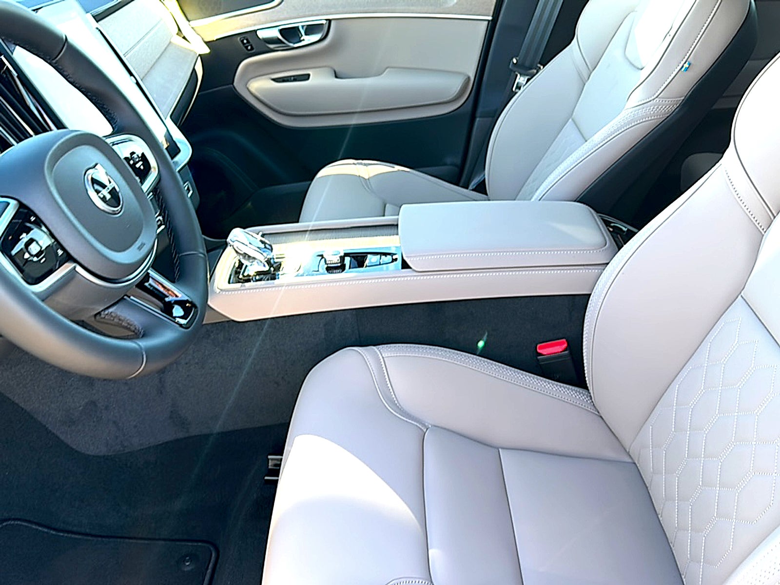 2026 Volvo XC90 Plus, B5 AWD Gas (mild hybrid), Gasoline, Bright, 7 Seats