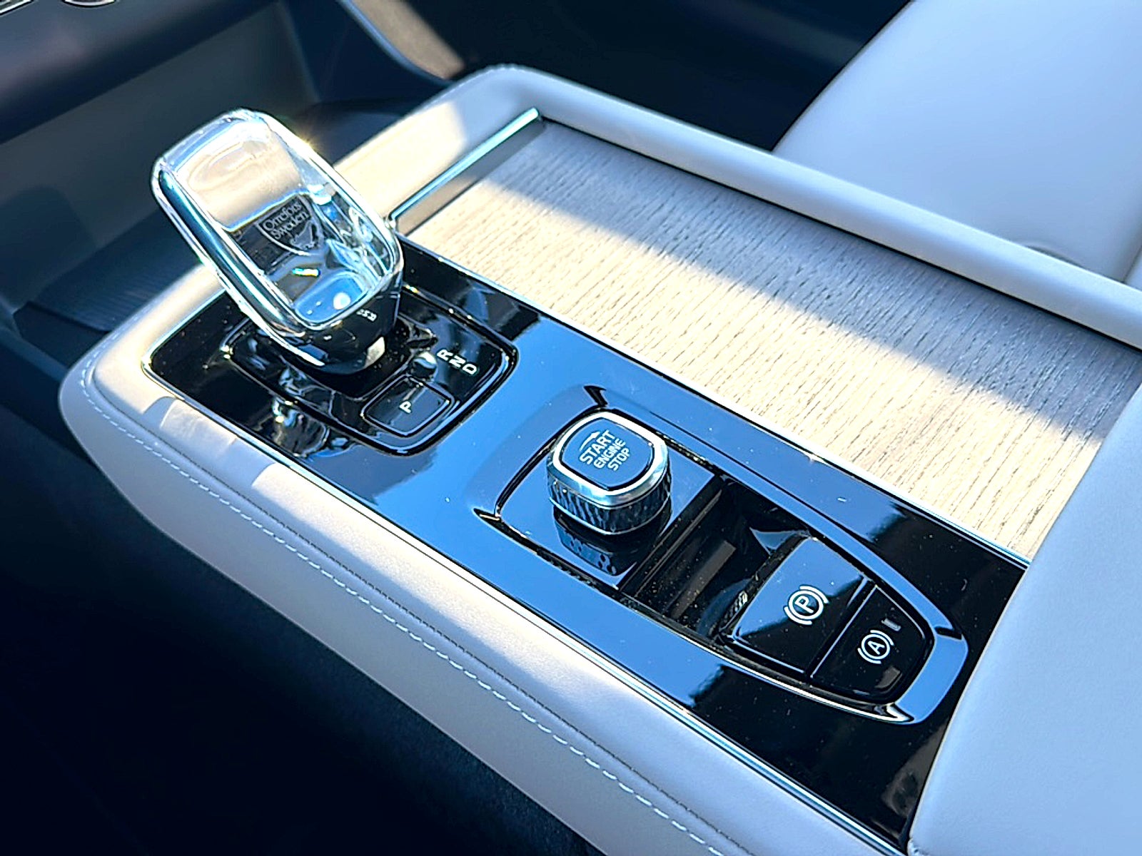 2026 Volvo XC90 Plus, B5 AWD Gas (mild hybrid), Gasoline, Bright, 7 Seats