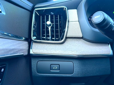 2026 Volvo XC90 Plus, B5 AWD Gas (mild hybrid), Gasoline, Bright, 7 Seats