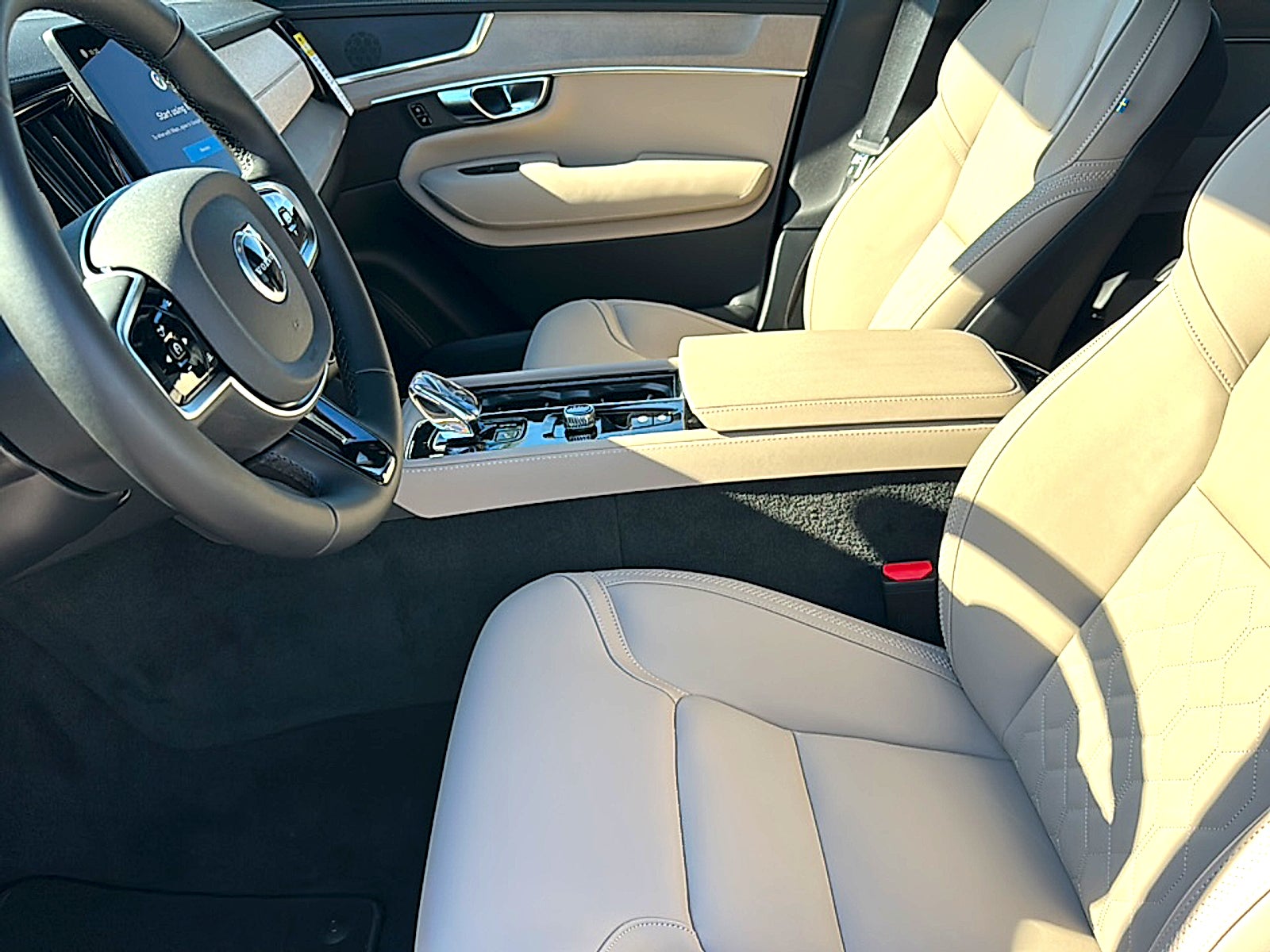 2026 Volvo XC90 Core, B5 AWD Gas (mild hybrid), Gasoline, Bright, 7 Seats