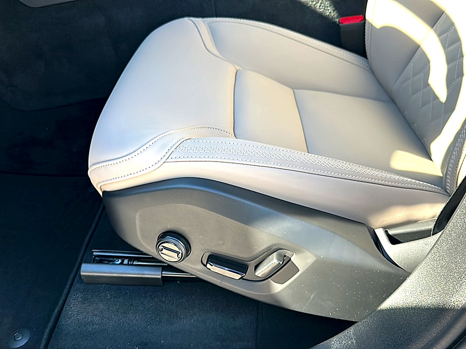 2026 Volvo XC90 Core, B5 AWD Gas (mild hybrid), Gasoline, Bright, 7 Seats