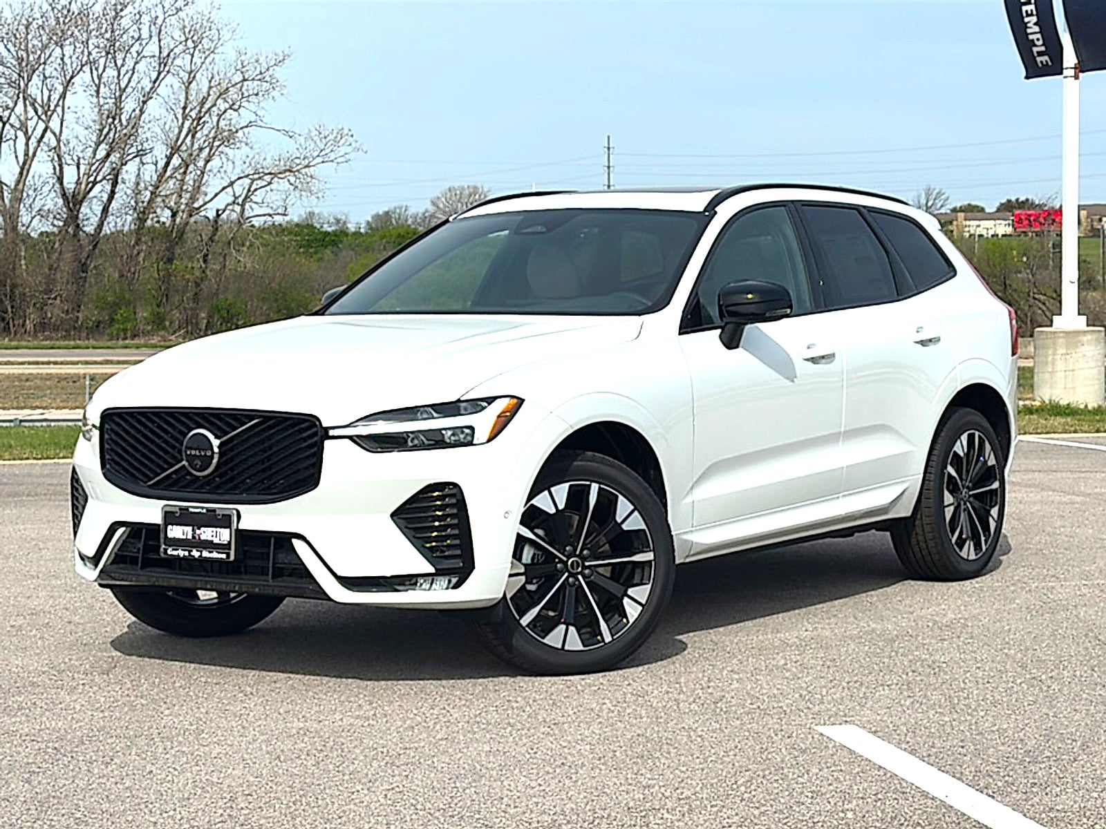 2026 Volvo XC60 B5 Plus