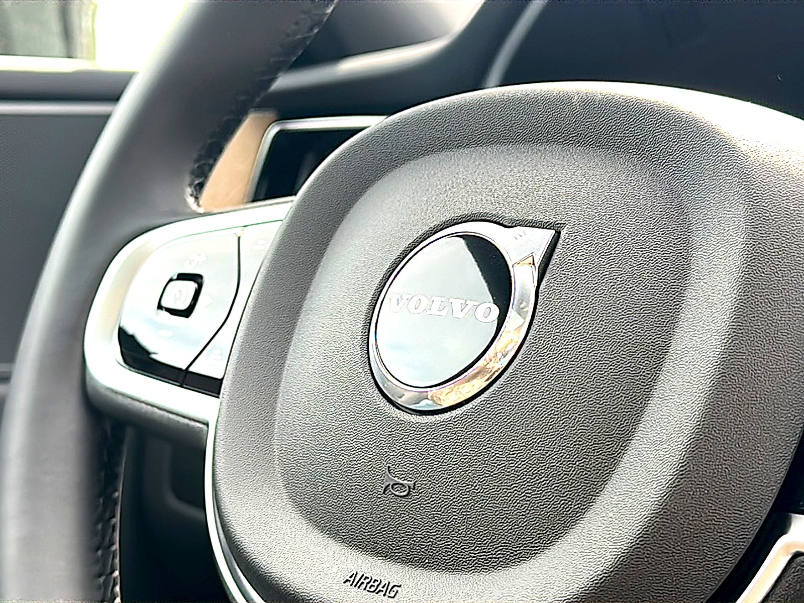 2026 Volvo XC60 B5 Plus