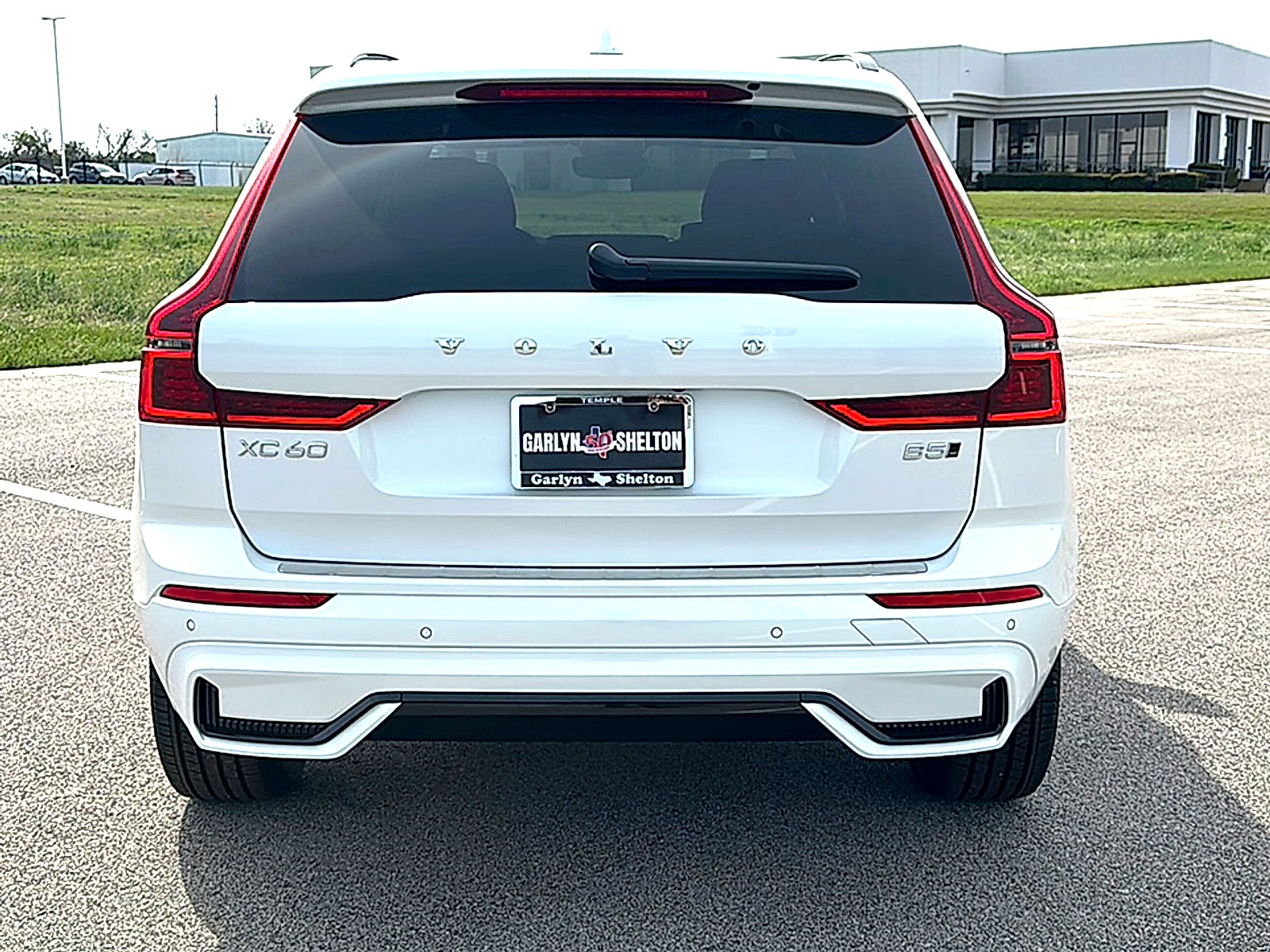 2026 Volvo XC60 B5 Plus