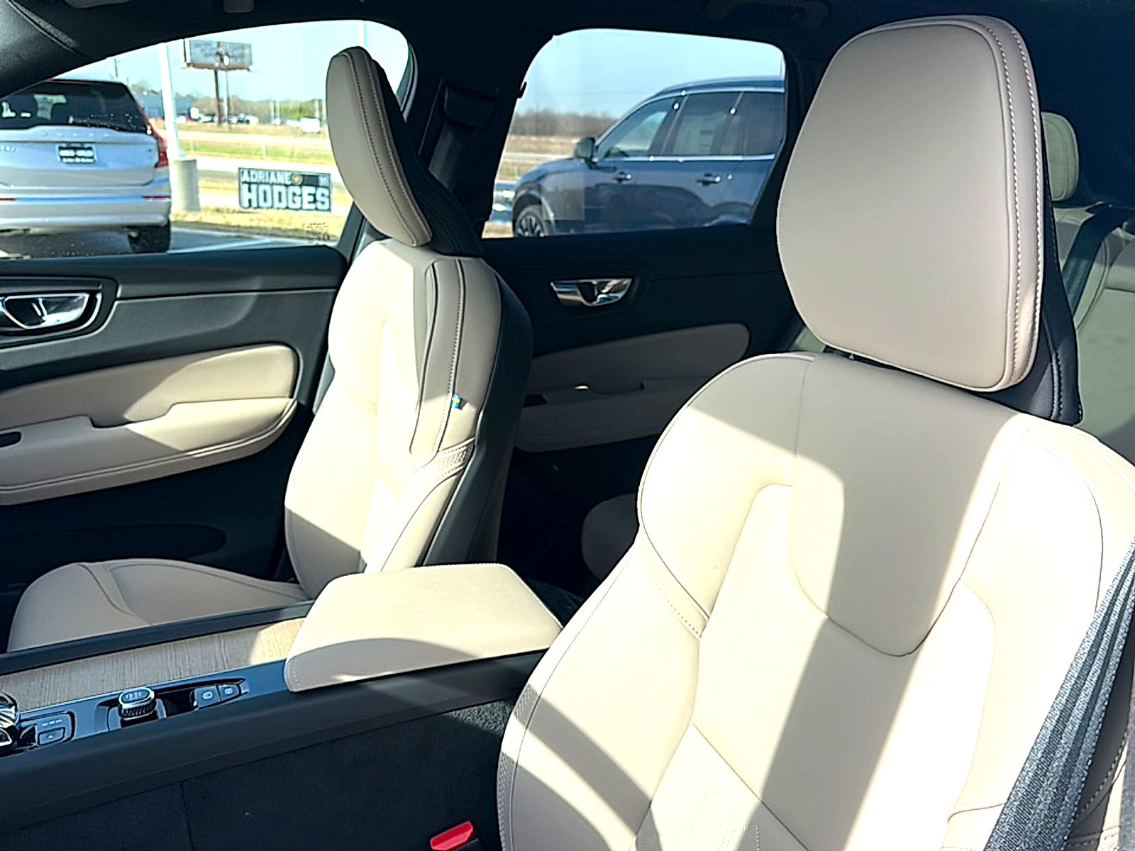 2026 Volvo XC60 B5 Plus