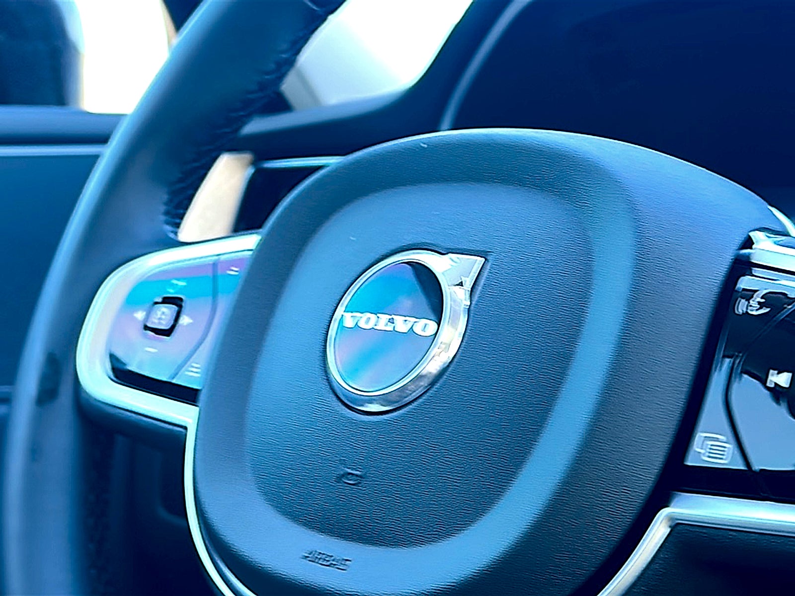 2026 Volvo XC60 B5 Plus