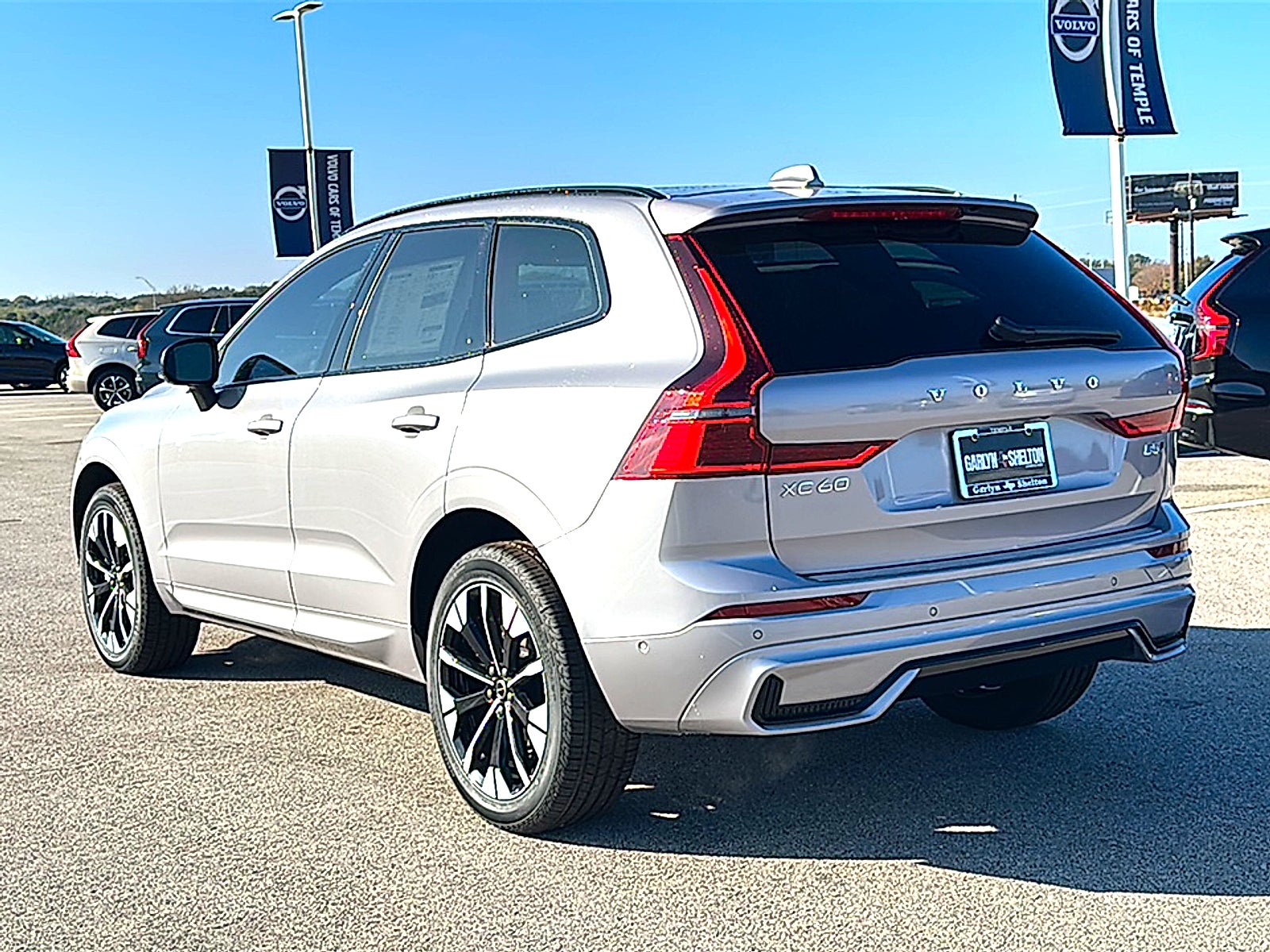 2026 Volvo XC60 B5 Plus