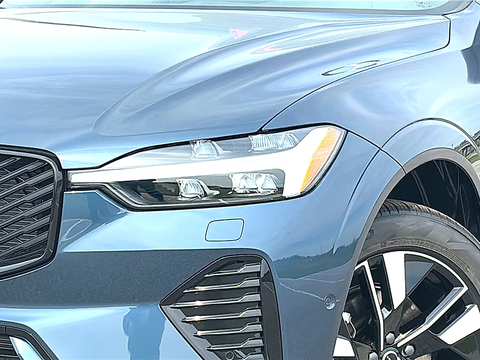 2026 Volvo XC60 B5 Plus