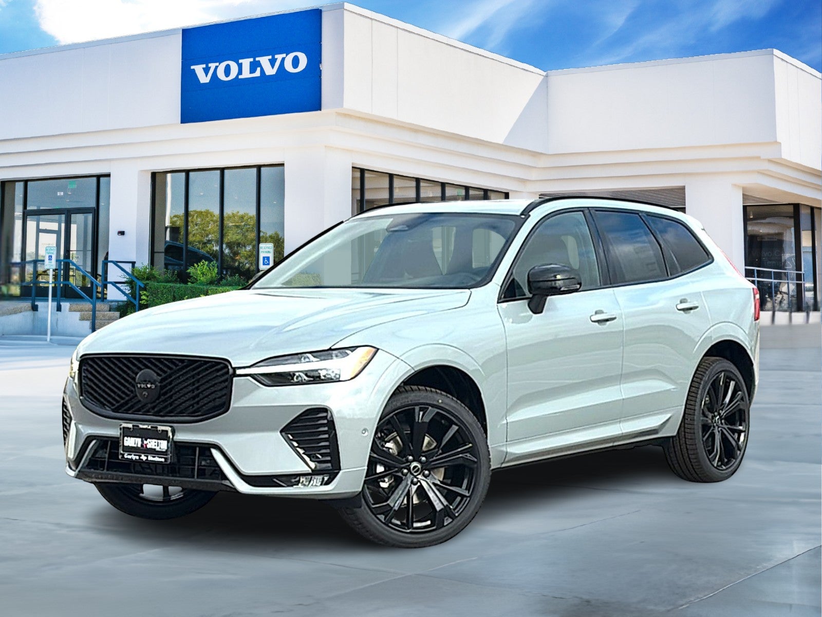 2026 Volvo XC60 B5 Ultra Black Edition