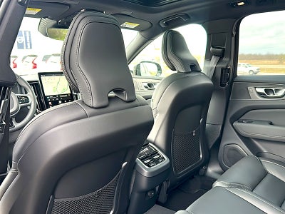 2026 Volvo XC60 B5 Ultra Black Edition