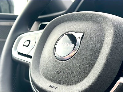 2026 Volvo XC60 B5 Ultra Black Edition