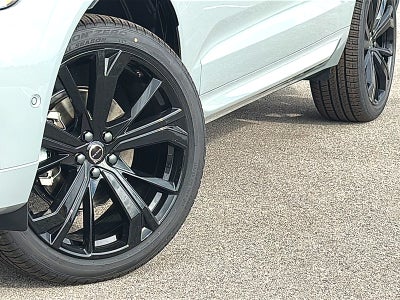 2026 Volvo XC60 B5 Ultra Black Edition