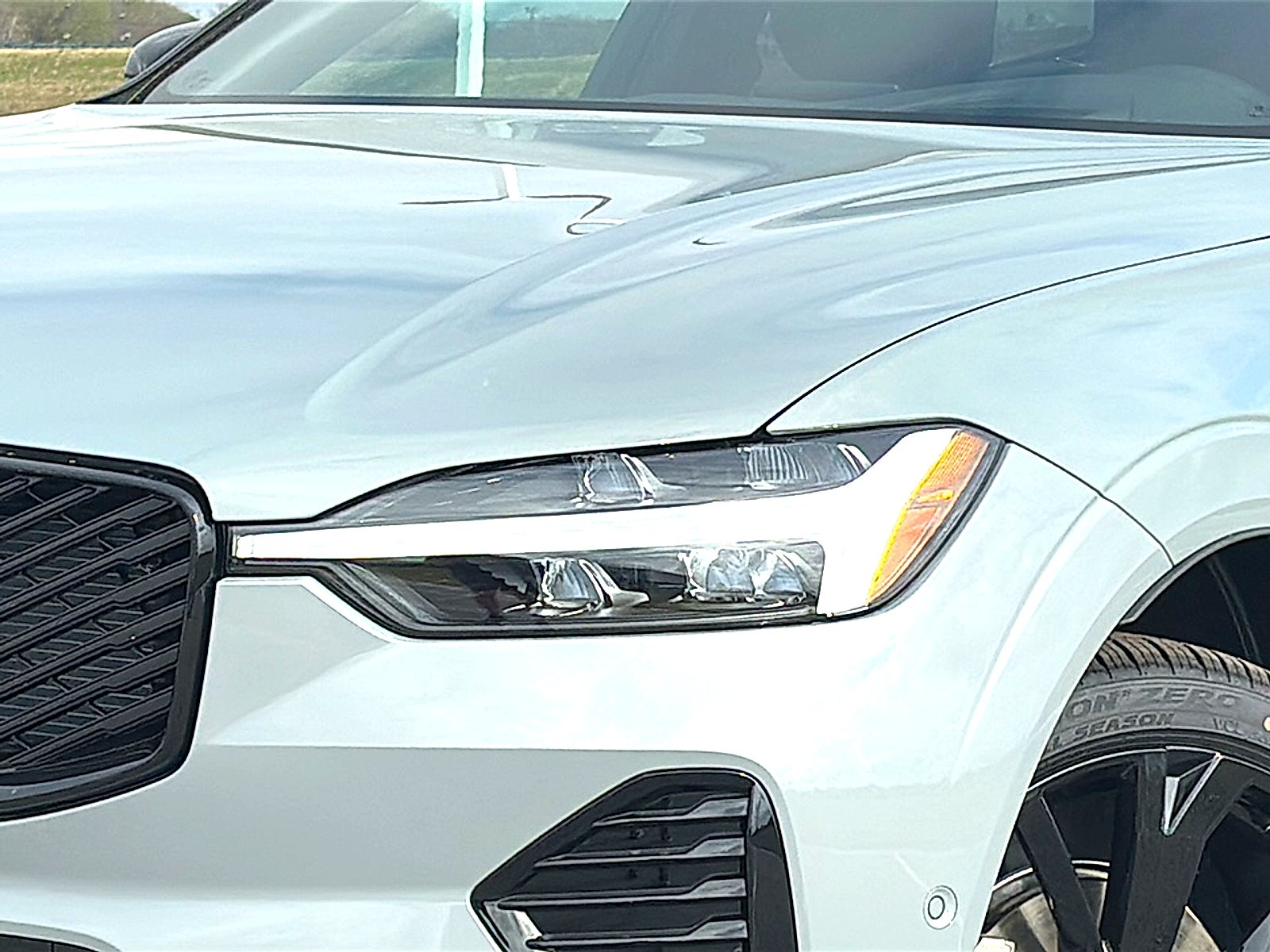 2026 Volvo XC60 B5 Ultra Black Edition