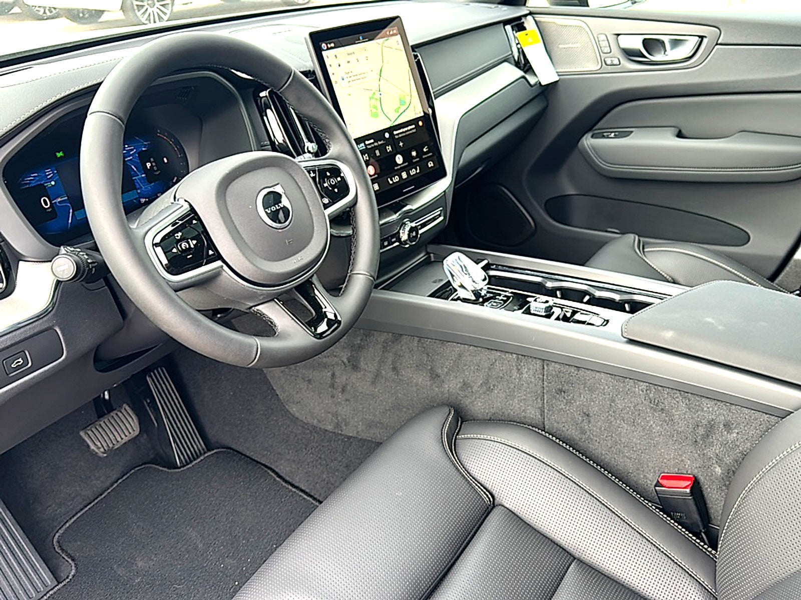 2026 Volvo XC60 B5 Ultra Black Edition