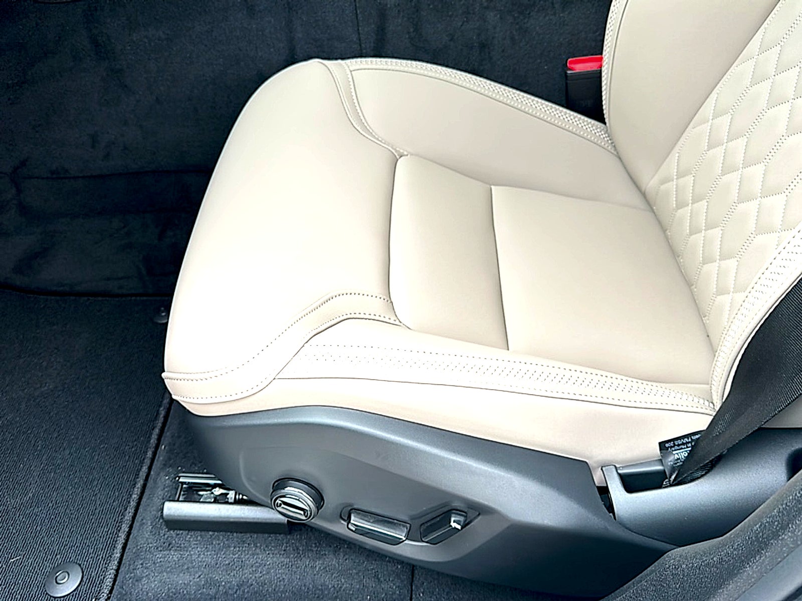 2026 Volvo XC60 B5 Core