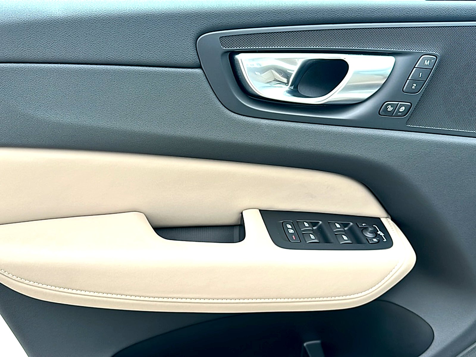 2026 Volvo XC60 B5 Core