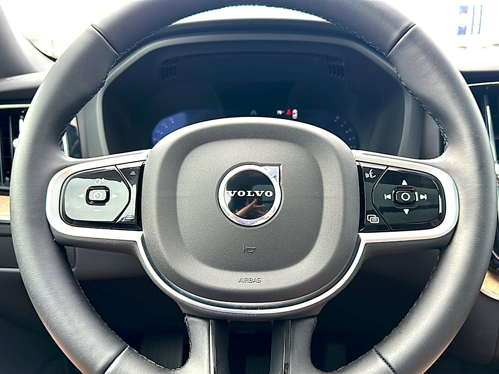 2026 Volvo XC60 B5 Core