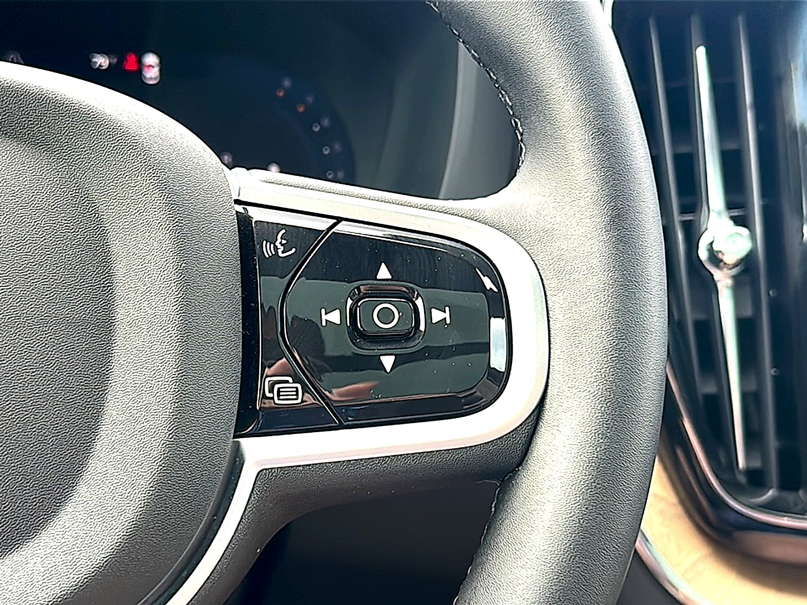 2026 Volvo XC60 B5 Core