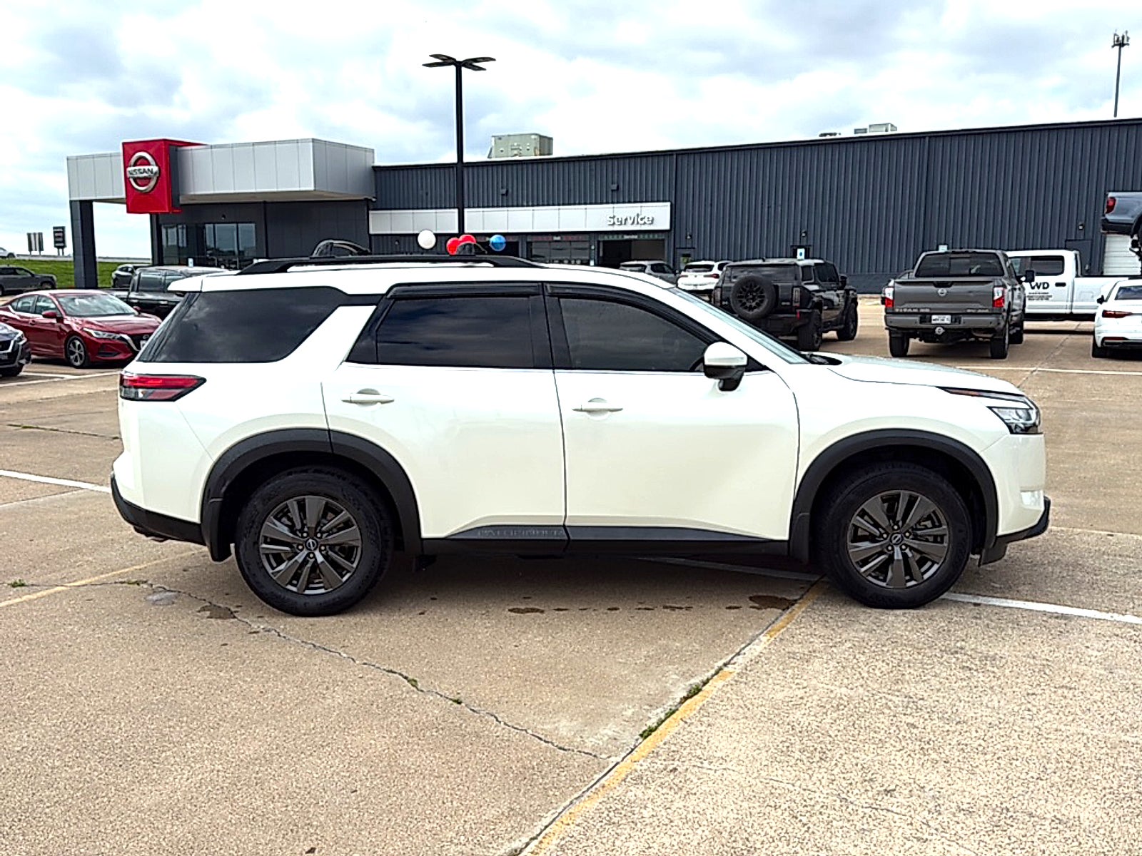 2022 Nissan Pathfinder SV 2WD