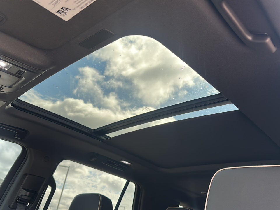 2025 Chevrolet Tahoe 4WD Premier