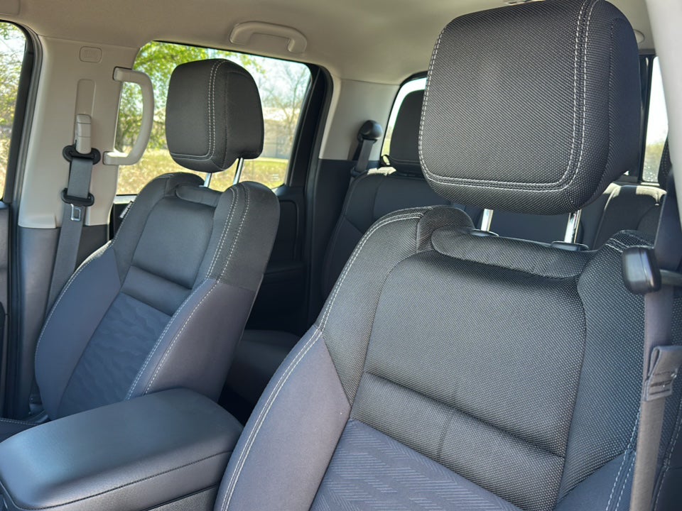 2023 Nissan Frontier Crew Cab SV 4x2