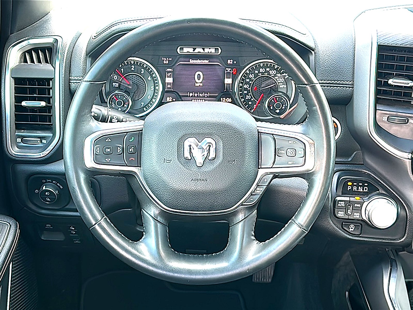 2024 RAM 1500 Laramie Crew Cab 4x4 5'7" Box