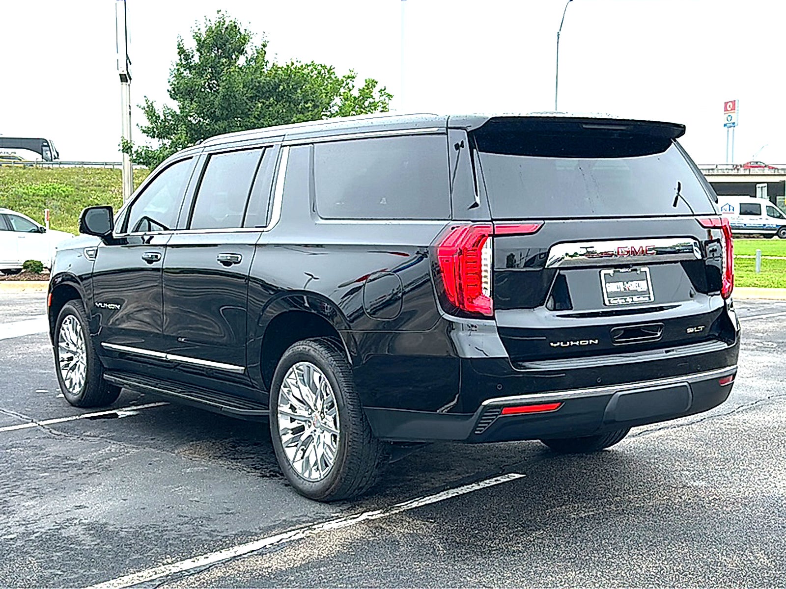 2023 GMC Yukon XL SLT